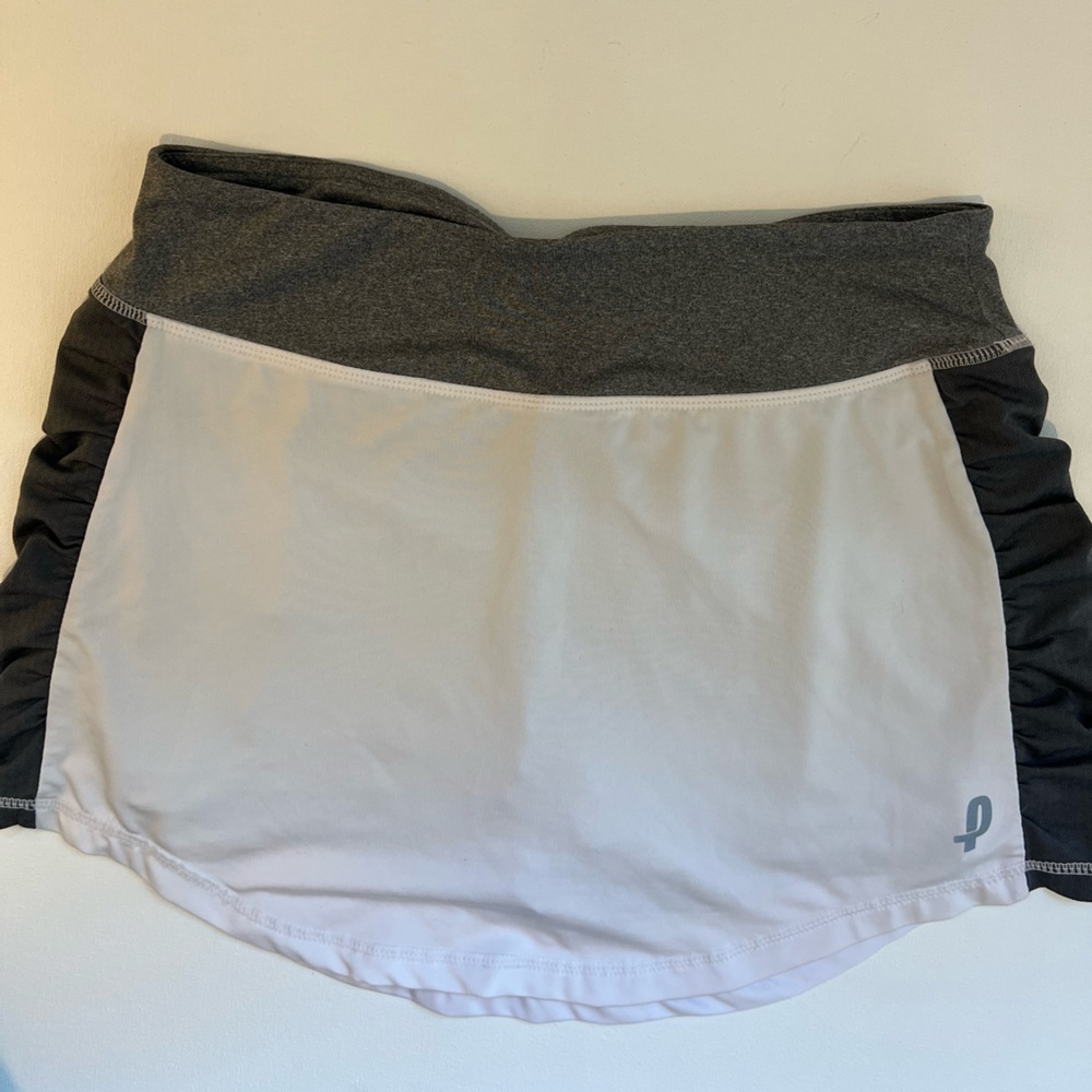 Penn white tennis skirt size small